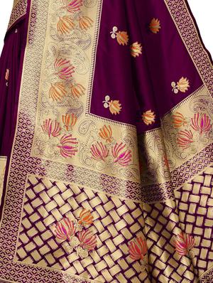 floral motifs banarasi saree with blouse - 17300085 - Standard Image - 4