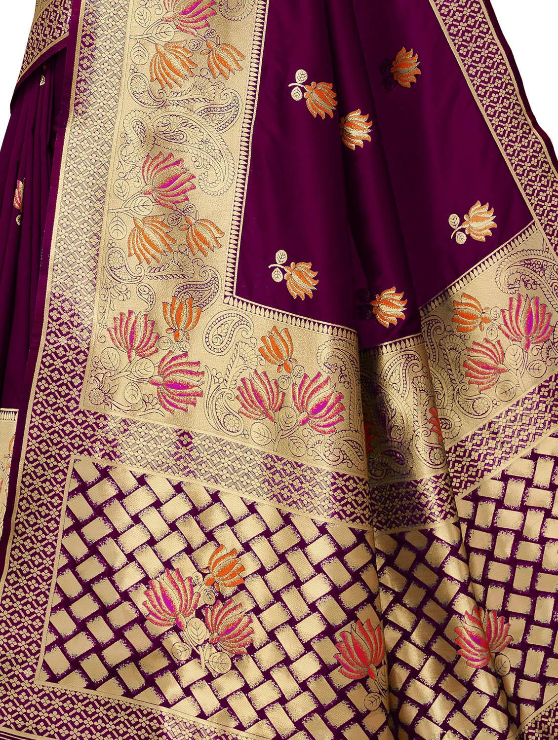 floral motifs banarasi saree with blouse - 17300085 - Zoom Image - 4