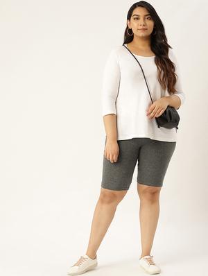pocket detail solid shorts - 17300405 - Standard Image - 4