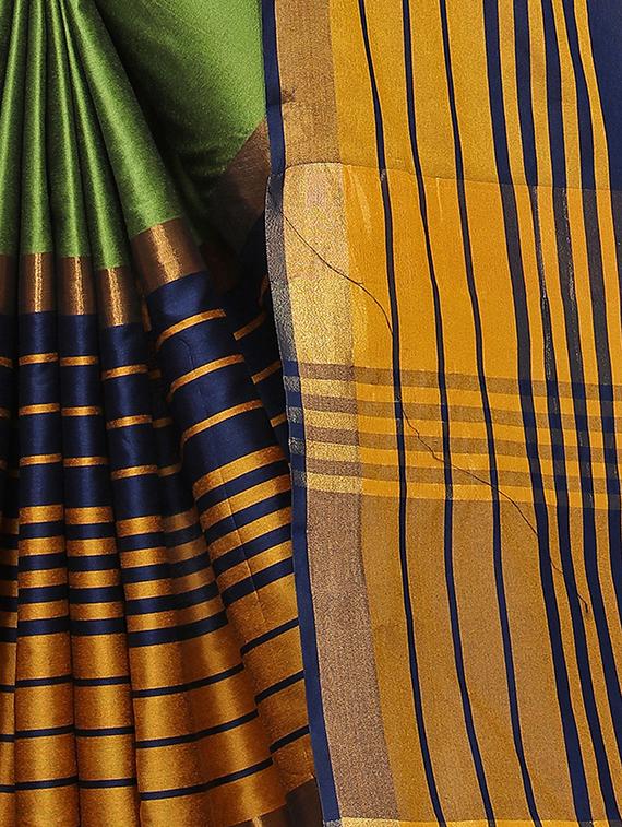 solid bordered saree with blouse - 17324587 - Zoom Image - 3
