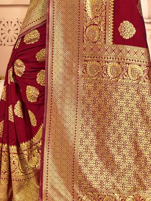 maroon banarasi saree with blouse - 17324719 - Standard Image - 4