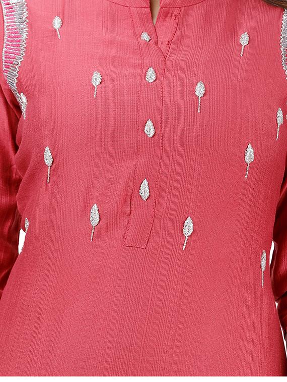 embroidered straight kurta - 17324852 - Zoom Image - 4