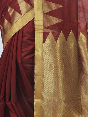 maroon cotton blend handloom saree with blouse - 17326723 - Standard Image - 3