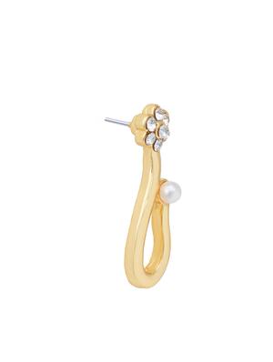 gold metal studs earring - 17327665 - Standard Image - 4