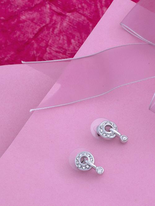 silver metal studs earring - 17327744 - Standard Image - 1