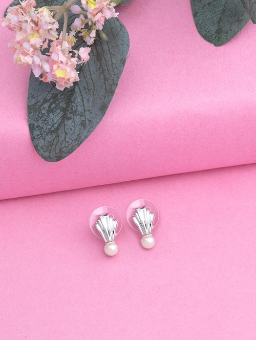 silver metal studs earring - 17327746 - Standard Image - 1