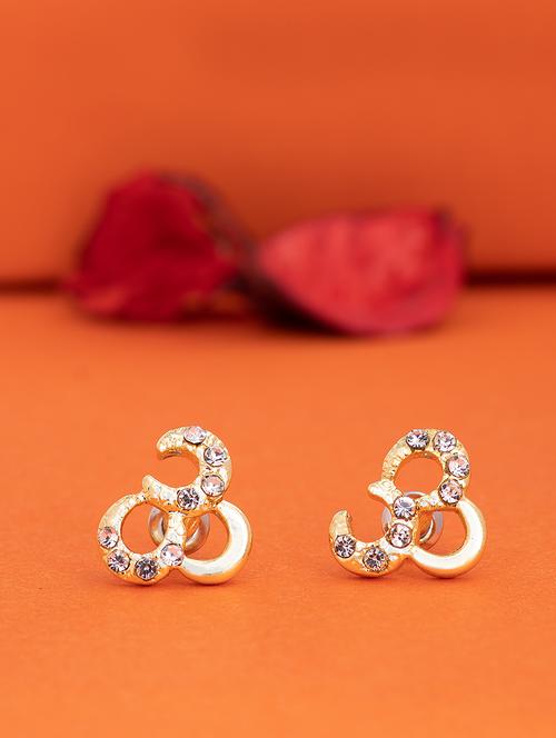 gold metal studs earring - 17327777 - Standard Image - 1