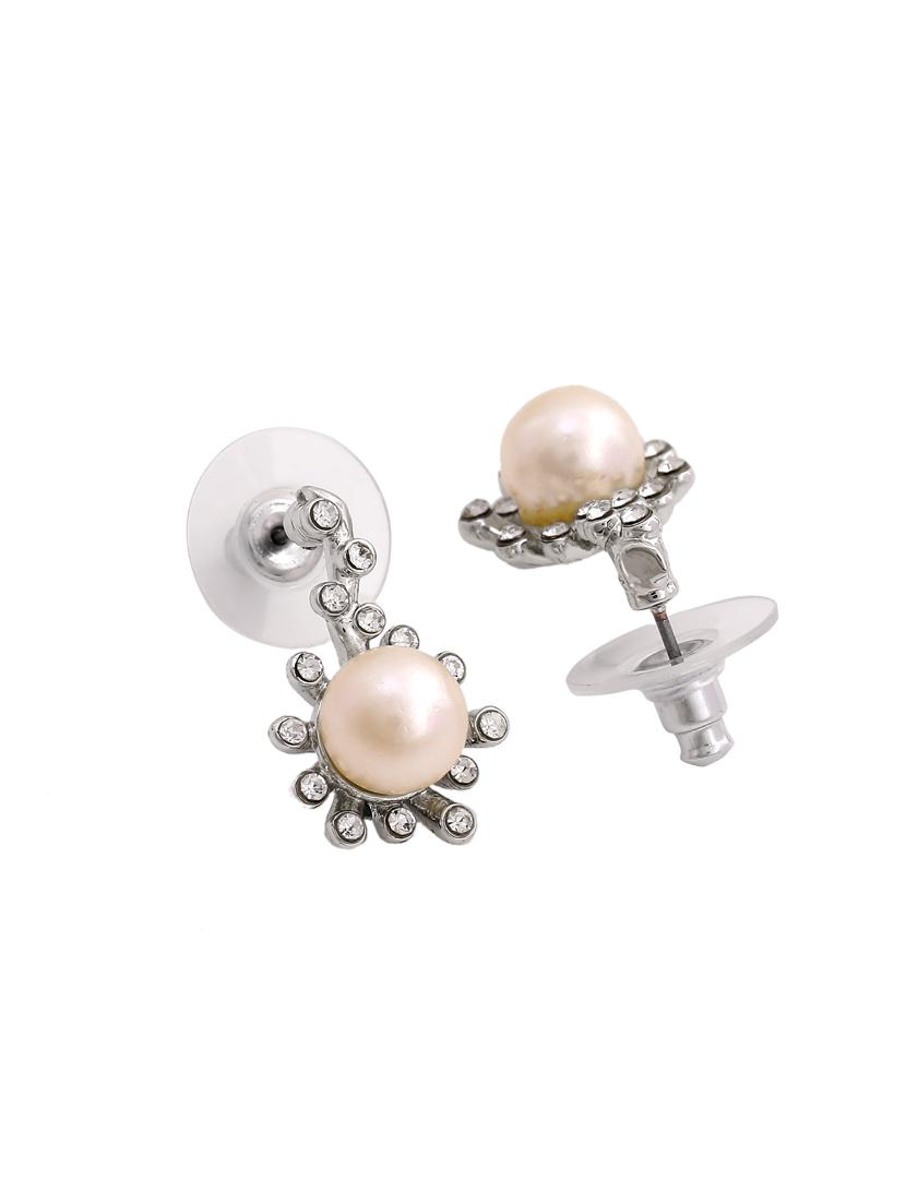 white metal studs earring - 17327938 - Zoom Image - 4
