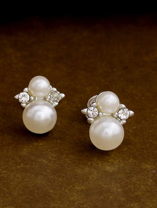 silver metal studs earring - 17327973 - Standard Image - 1