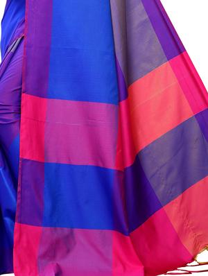 color block woven saree with blouse - 17333058 - Standard Image - 4