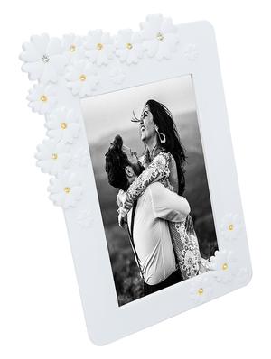 white floral photo frame - 17335754 - Standard Image - 3