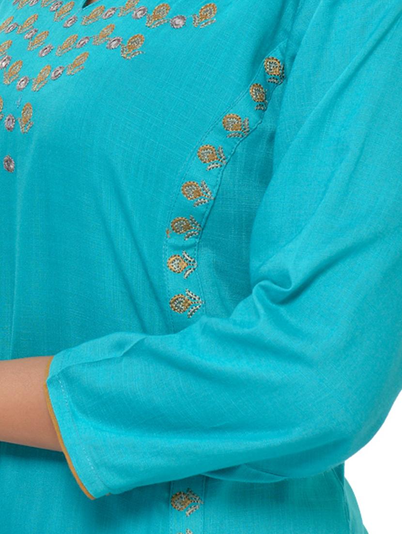 embroidered a-line kurta - 17336327 - Zoom Image - 4