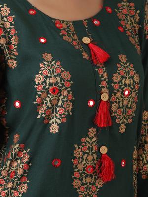 gold print kurta sharara set - 17337043 - Standard Image - 4