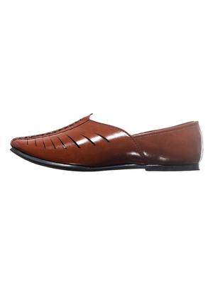 brown slip on jutis - 17341550 - Standard Image - 2