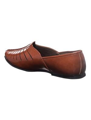 brown slip on jutis - 17341550 - Standard Image - 3