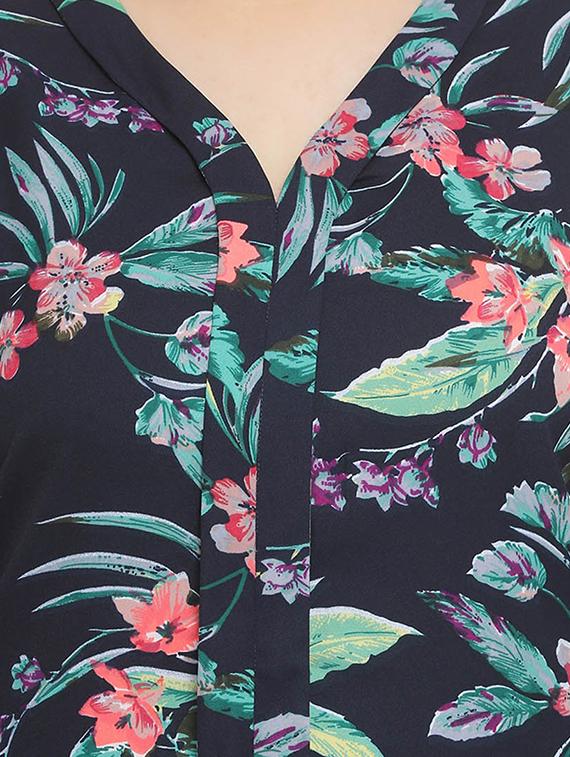 v neck tropical plus top - 17341778 - Zoom Image - 5