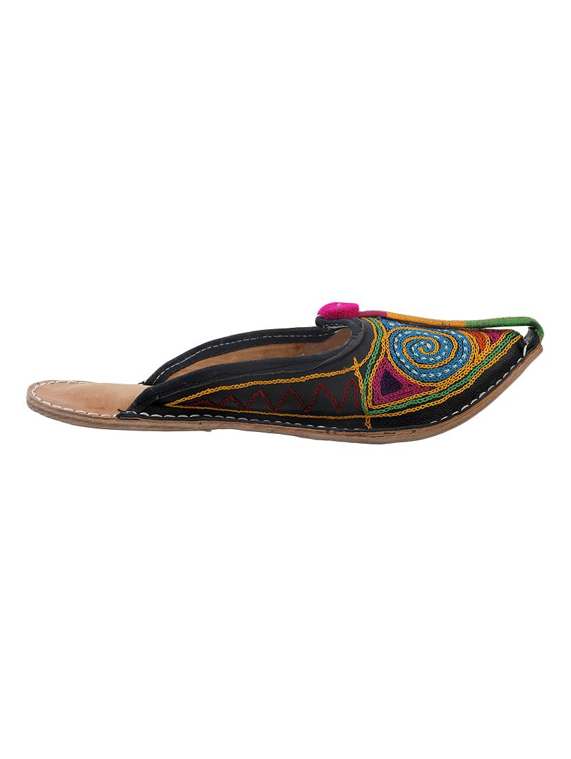 brown slip on mojari - 17347859 - Zoom Image - 2