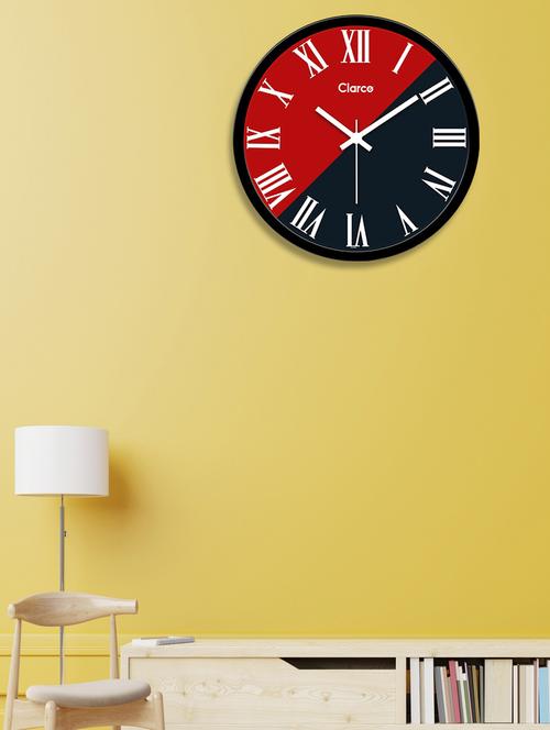 designer round wall clock - 17352068 - Standard Image - 1