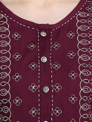 embroidered straight kurta - 17353026 - Standard Image - 5