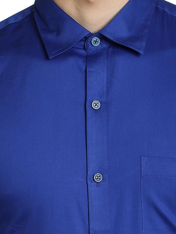 blue solid casual shirt - 17353082 - Zoom Image - 5