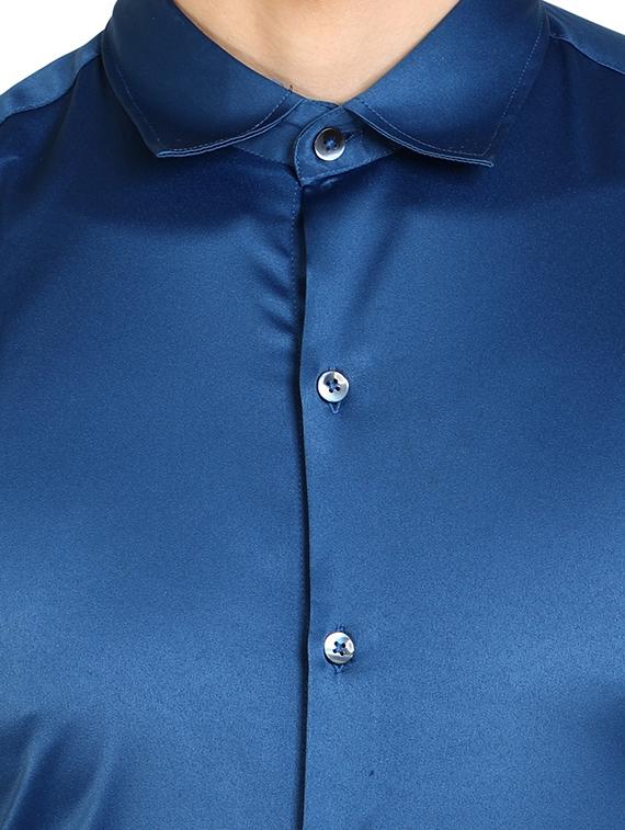 blue solid casual shirt - 17353094 - Zoom Image - 5