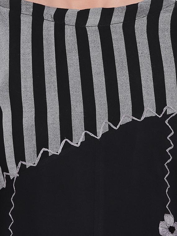 striped straight kurta - 17355624 - Zoom Image - 4