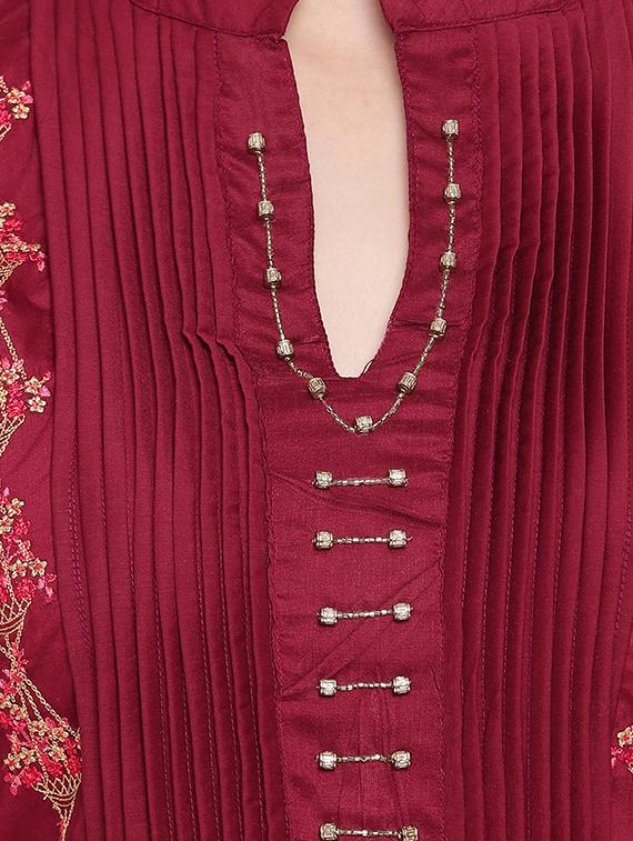 solid embroidered flared kurta - 17355646 - Zoom Image - 4