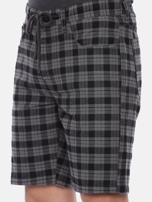 grey checkered bermuda shorts - 17363774 - Standard Image - 5