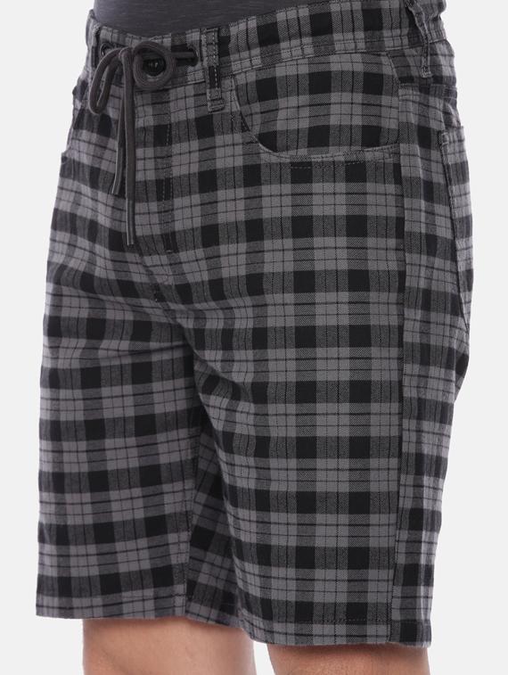 grey checkered bermuda shorts - 17363774 - Zoom Image - 5