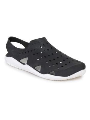 pack of 2 multi back strap clogs - 17364499 - Standard Image - 4