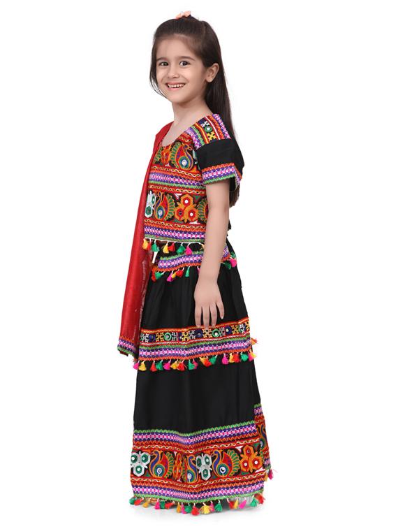 black cotton lehnga choli - 17369083 - Zoom Image - 2