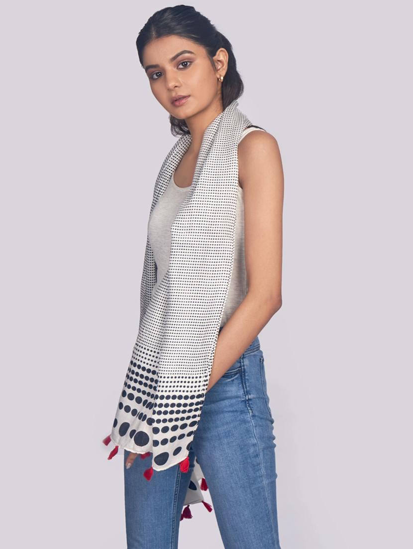 white viscose scarf - 17370009 - Zoom Image - 3