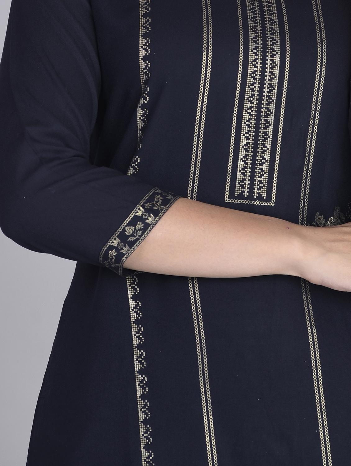 foil printed straight kurta - 17372292 - Zoom Image - 4