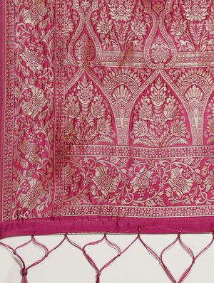 magenta banarasi saree with blouse - 17376754 - Standard Image - 4