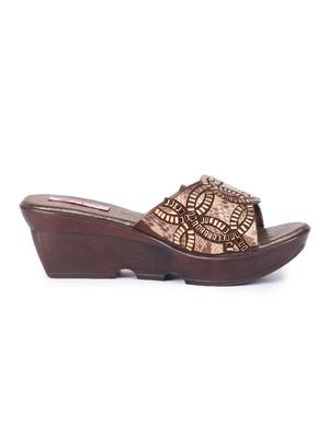 copper slip on wedges - 17377043 - Standard Image - 2