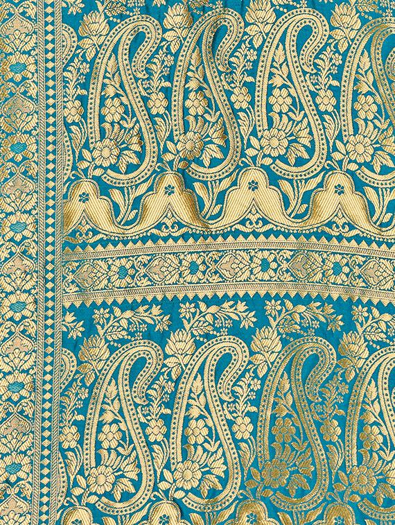 zari work woven saree with blouse - 17379781 - Zoom Image - 3