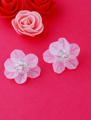 white metal studs earring - 17393857 - Standard Image - 2
