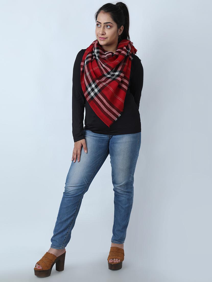 red colored wool stole - 17396082 - Zoom Image - 4