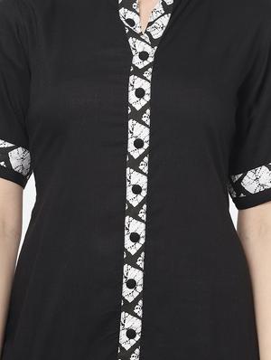 solid straight kurta - 17396960 - Standard Image - 4
