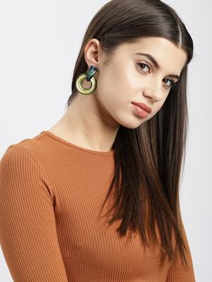 green metal drop earring - 17397555 - Standard Image - 3