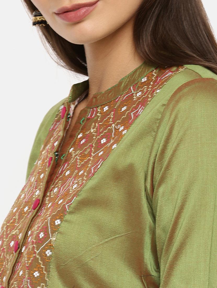 embroidered straight kurta - 17398836 - Zoom Image - 5