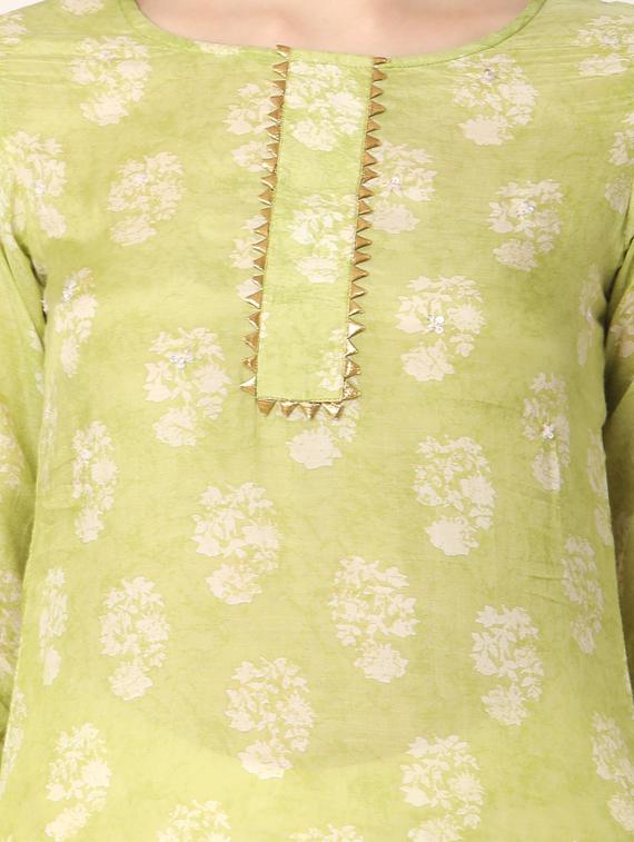 printed silk straight kurta - 17399039 - Zoom Image - 4
