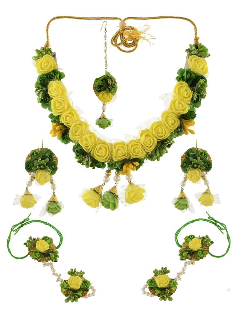 yellow brass necklaces and earring - 17399411 - Zoom Image - 1