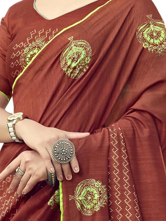 ethnic motif printed saree with blouse - 17401093 - Zoom Image - 2