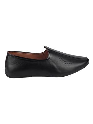 black pu slip on mojaris - 17409607 - Standard Image - 2