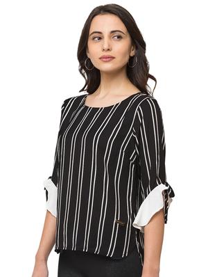 contrast detail high-low top - 17410138 - Standard Image - 2