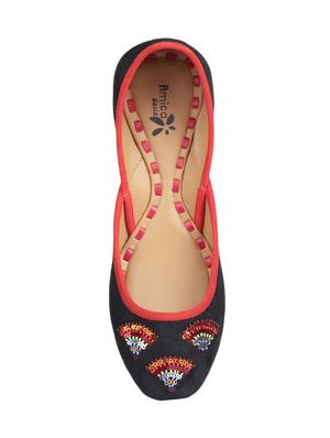 black slip on jutis - 17411460 - Standard Image - 3