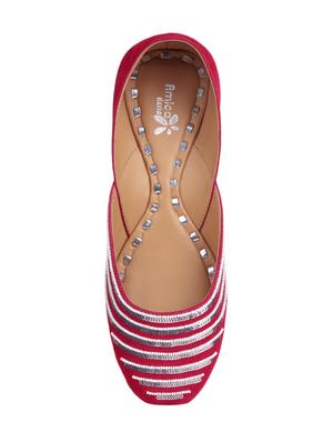 red slip on jutis - 17411465 - Standard Image - 4