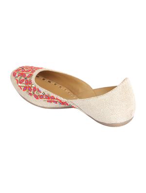 beige slip on jutis - 17411468 - Standard Image - 3