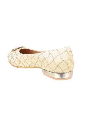 gold slip on mojaris - 17412188 - Standard Image - 3